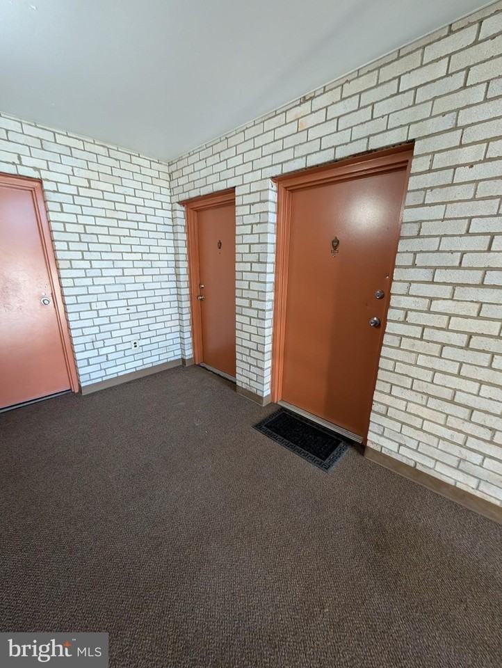 12201 Braxfield Ct Apt 12 #12 - Photo 2 of 16