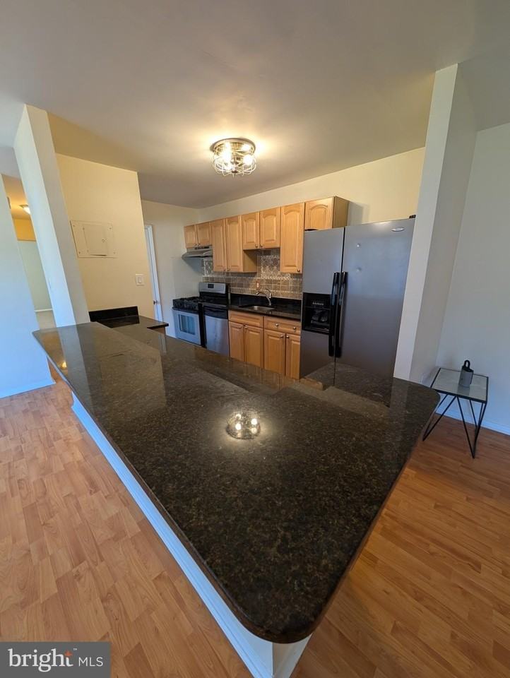 12201 Braxfield Ct Apt 12 #12 - Photo 4 of 16