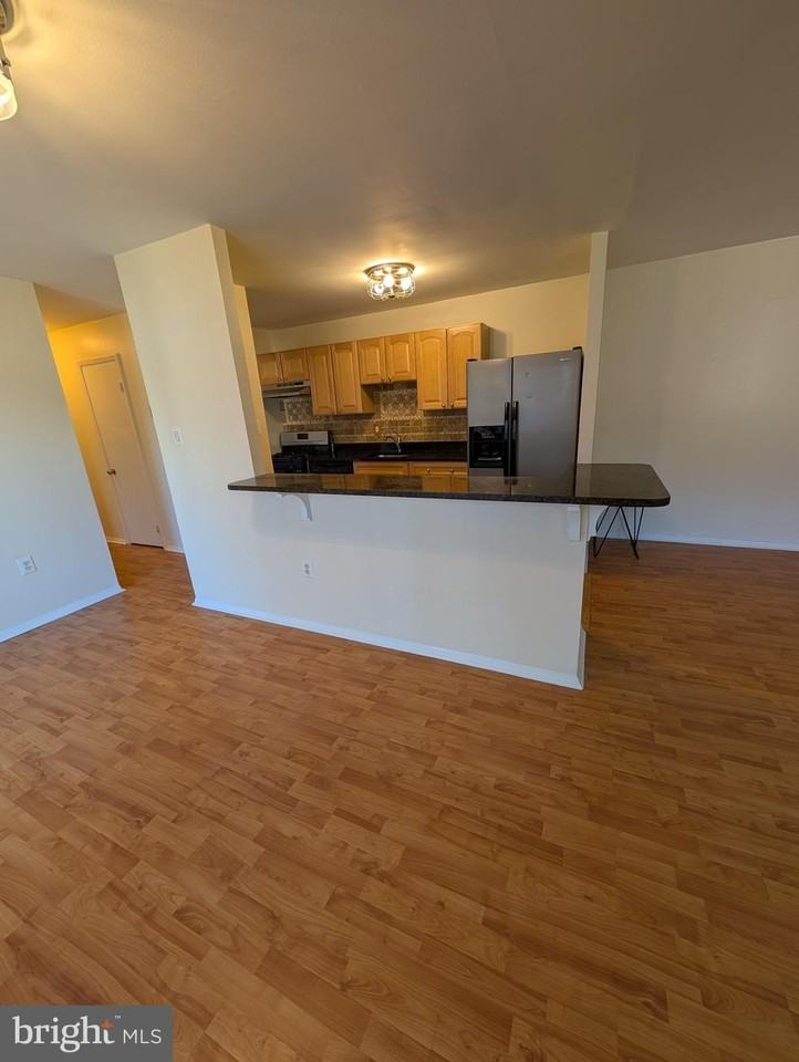 12201 Braxfield Ct Apt 12 #12 - Photo 5 of 16