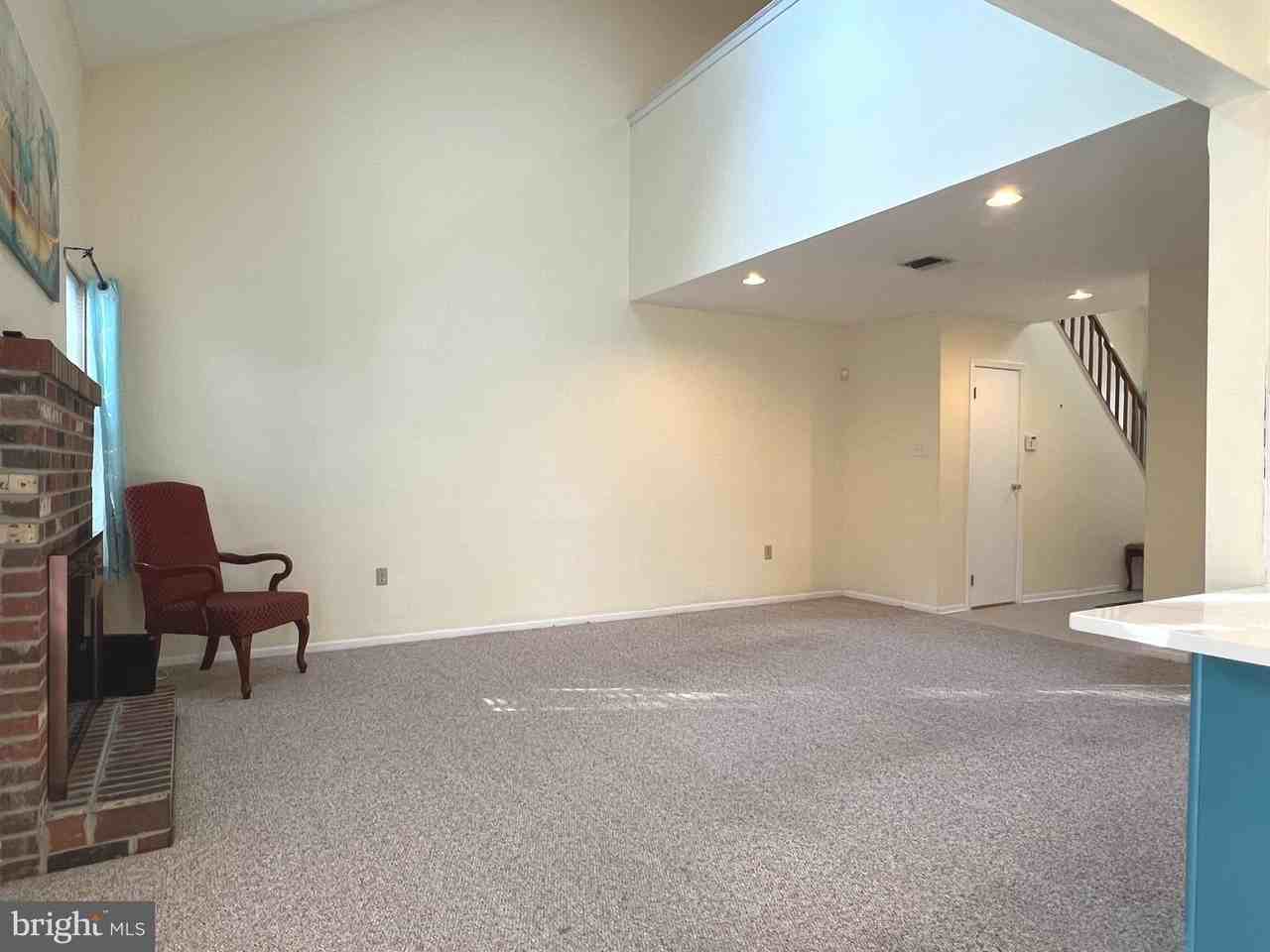 5 Emily Ct - Photo 4 of 23