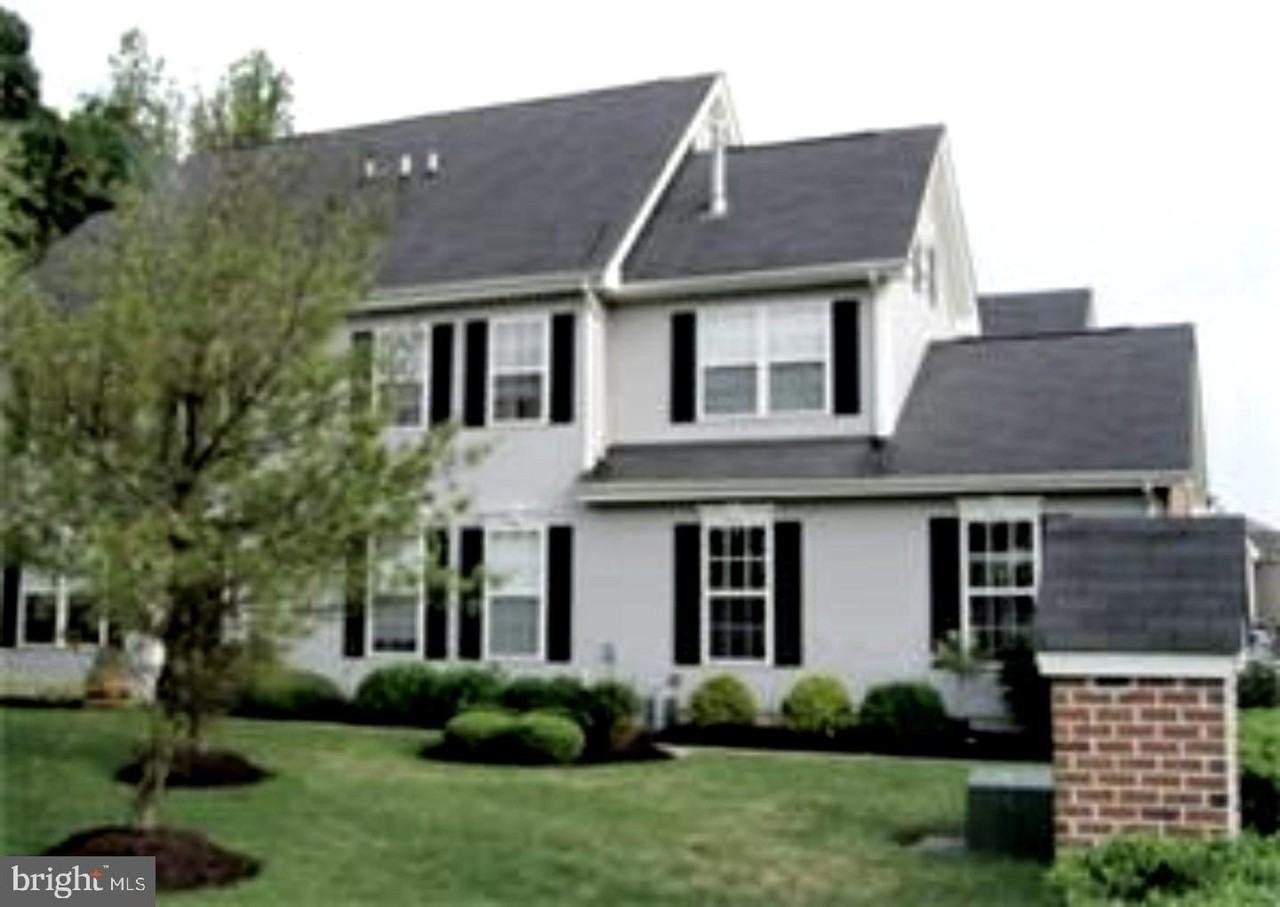 22 Normandy Dr - Photo 2 of 49