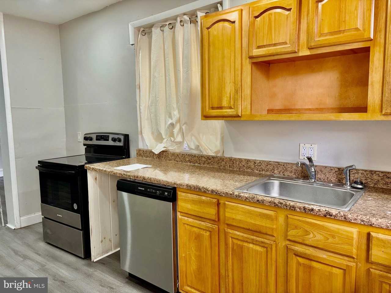 831 S 59th St - Photo 6 of 20