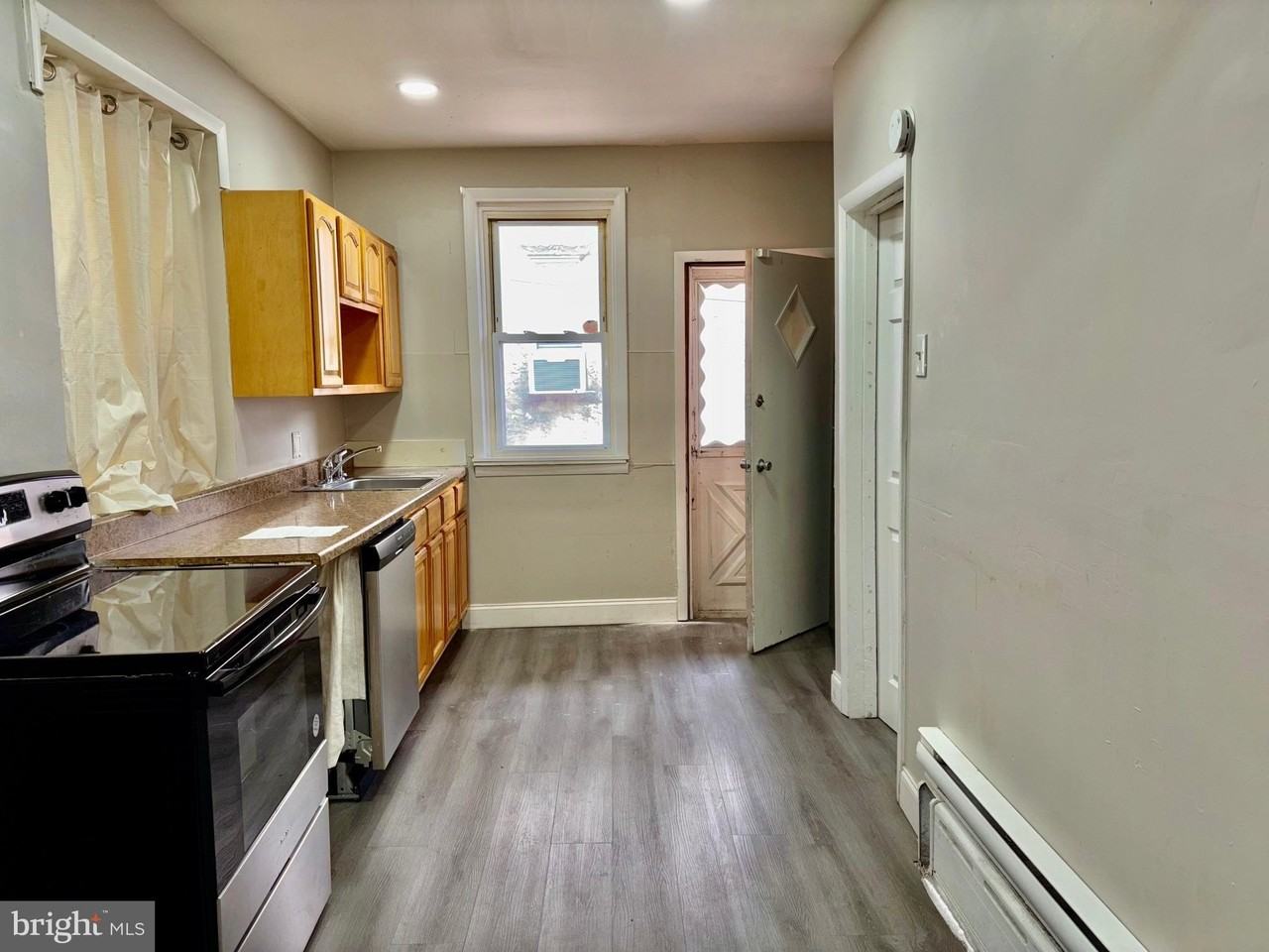 831 S 59th St - Photo 7 of 20