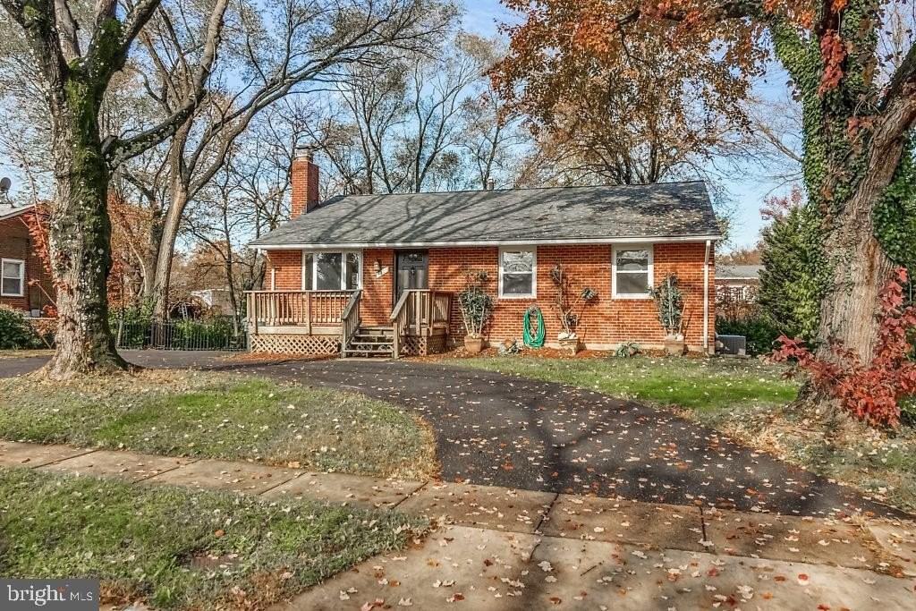 6306 Yellowstone Dr - Photo 2 of 39