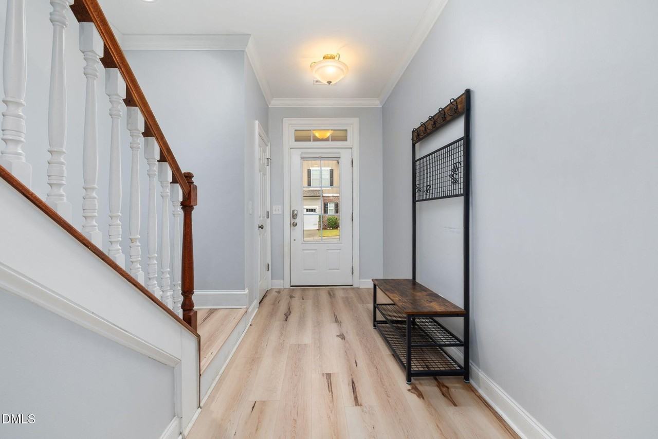 621 Fallon Grove Way - Photo 3 of 24