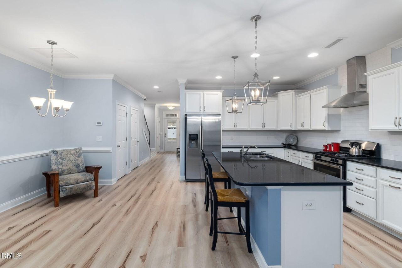 621 Fallon Grove Way - Photo 5 of 24