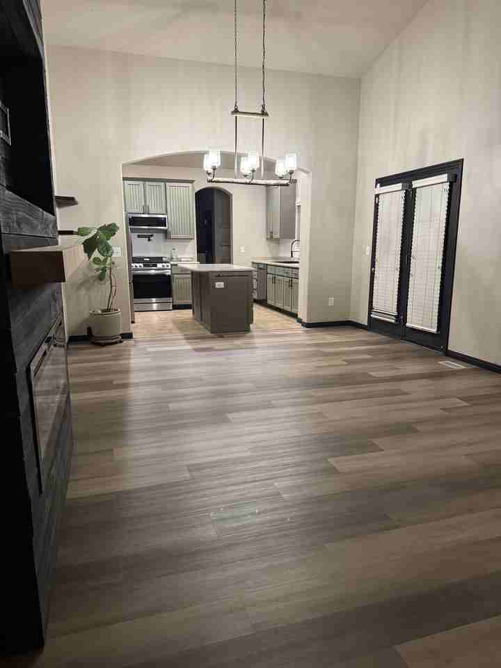 10208 S Petaluma Way - Photo 7 of 20