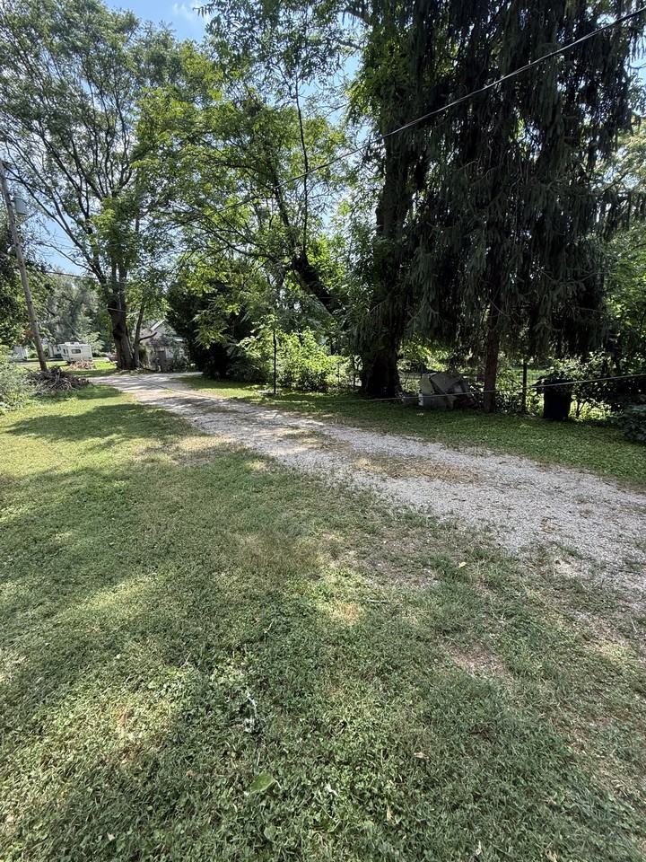 1261 E Grand Ave #1 - Photo 4 of 17