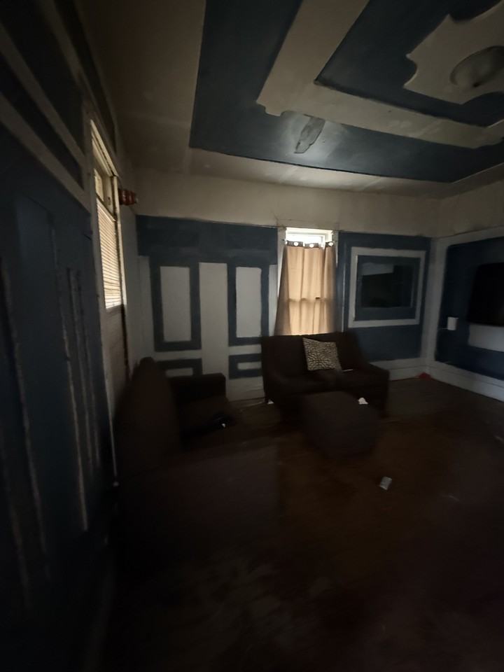 1261 E Grand Ave #1 - Photo 6 of 17