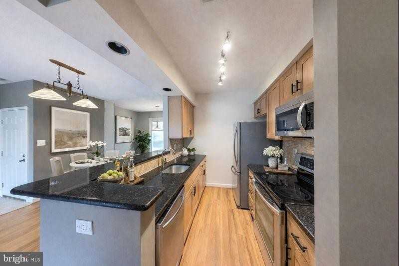 5917 Barbados Pl ##27 - Photo 4 of 31