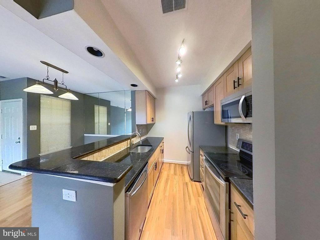 5917 Barbados Pl ##27 - Photo 5 of 31