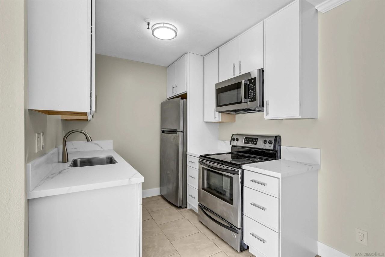 4730 Noyes St Apt 417 - Photo 3 of 20