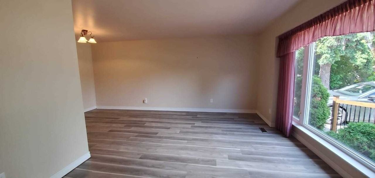 15 Burnham Cres Uppr - Photo 2 of 9