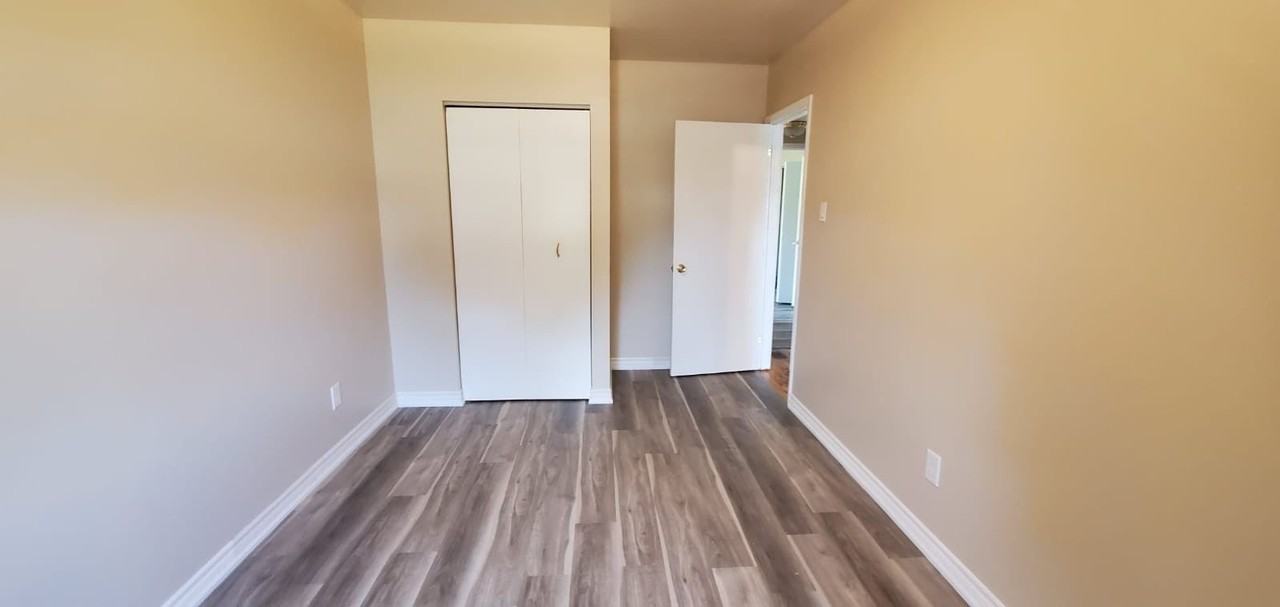 15 Burnham Cres Uppr - Photo 5 of 9