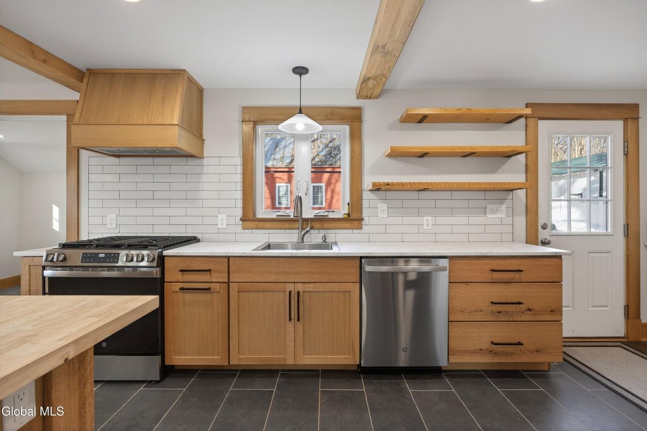 34 Wilton Rd - Photo 5 of 28