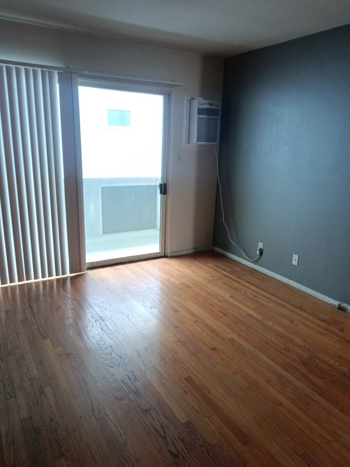 1128 South Bedford Street #6 - Photo 3 of 11