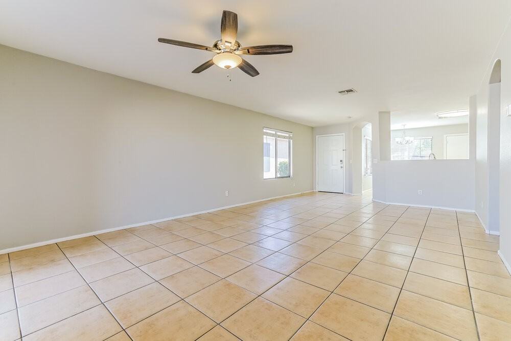 1110 E Vernoa St - Photo 3 of 16