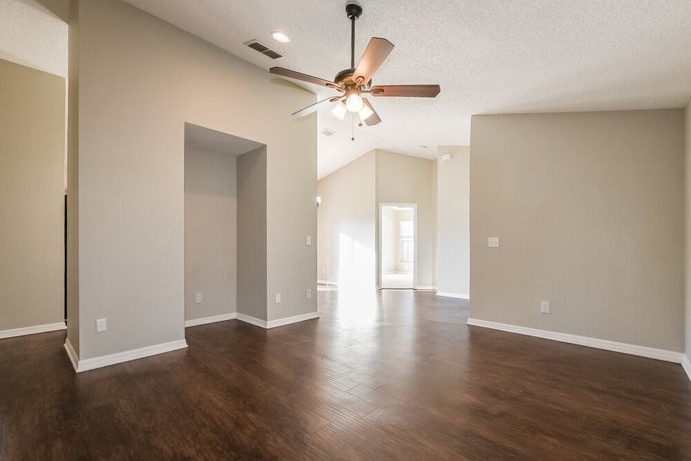 70 Pine Arbor Dr - Photo 3 of 16