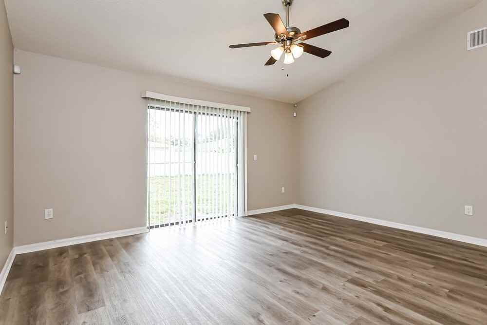 351 Montgomery Ct - Photo 5 of 16