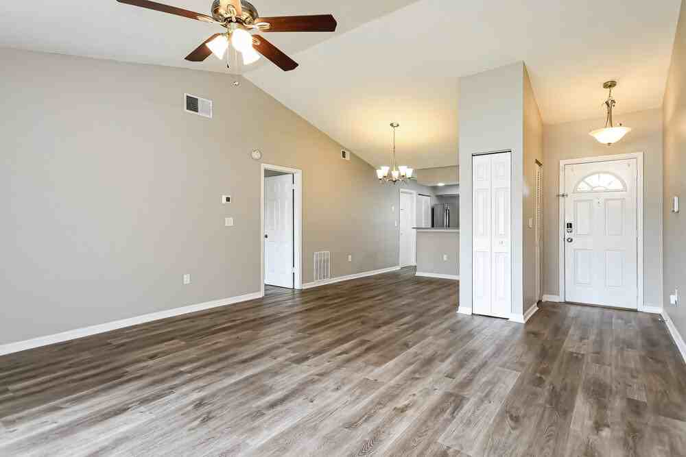 351 Montgomery Ct - Photo 6 of 16