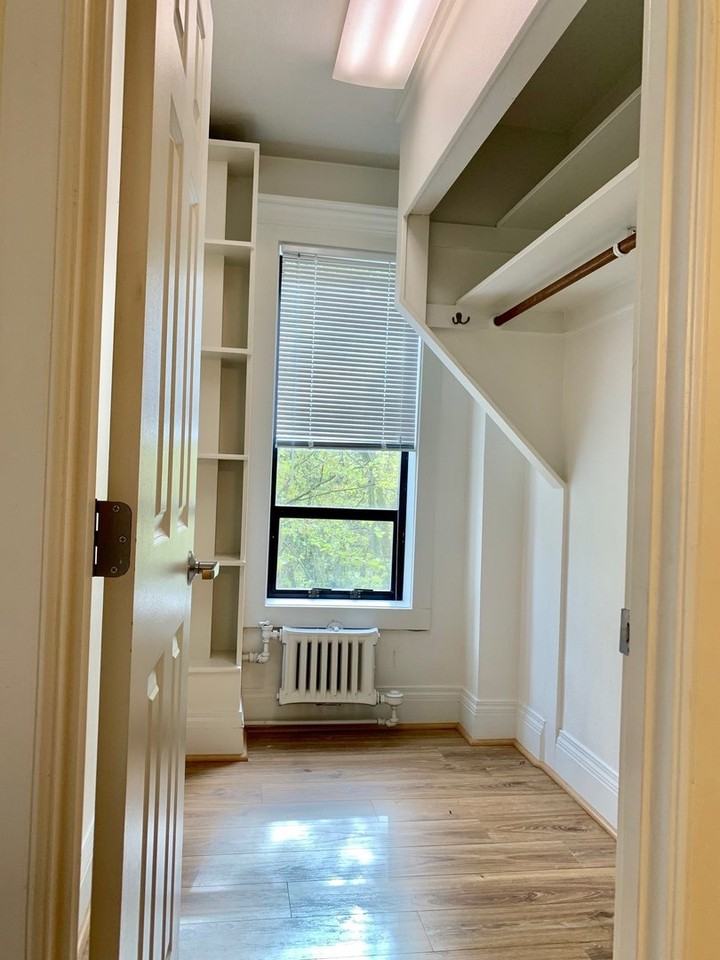 Exeter Apartments - Photo 4 of 21