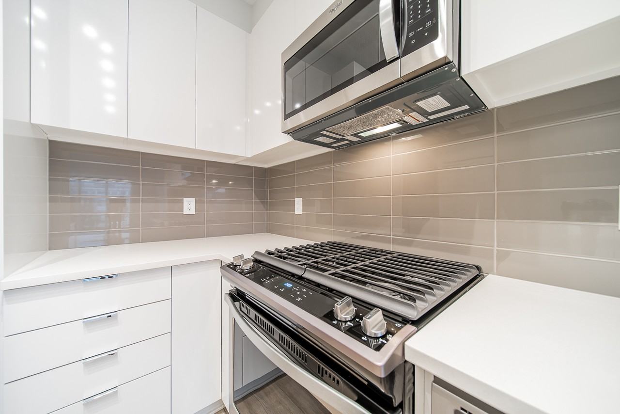 8150 207th St - Photo 4 of 20