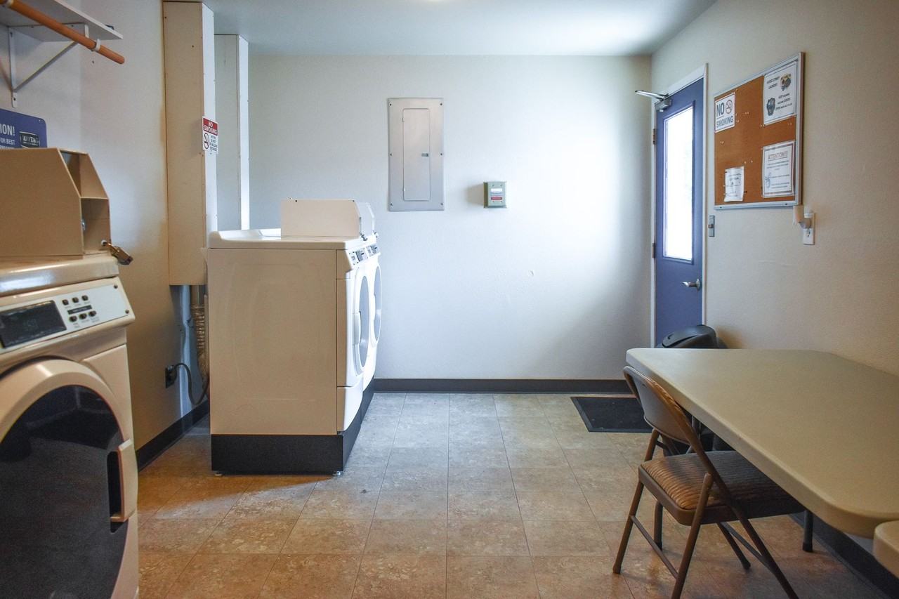 Latah Apartments - Photo 6 of 9