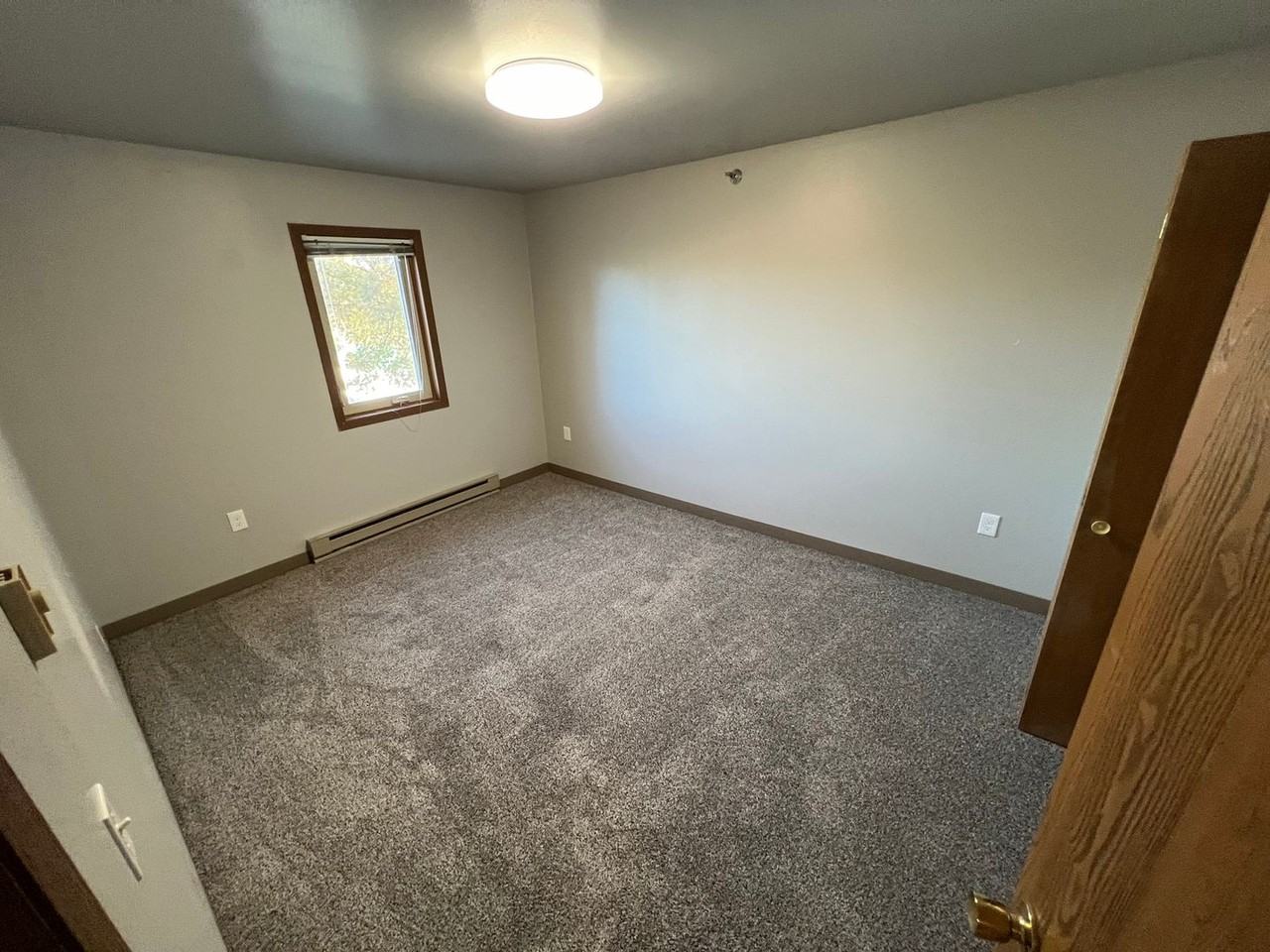 1038 Fond du Lac Ave - Photo 2 of 13