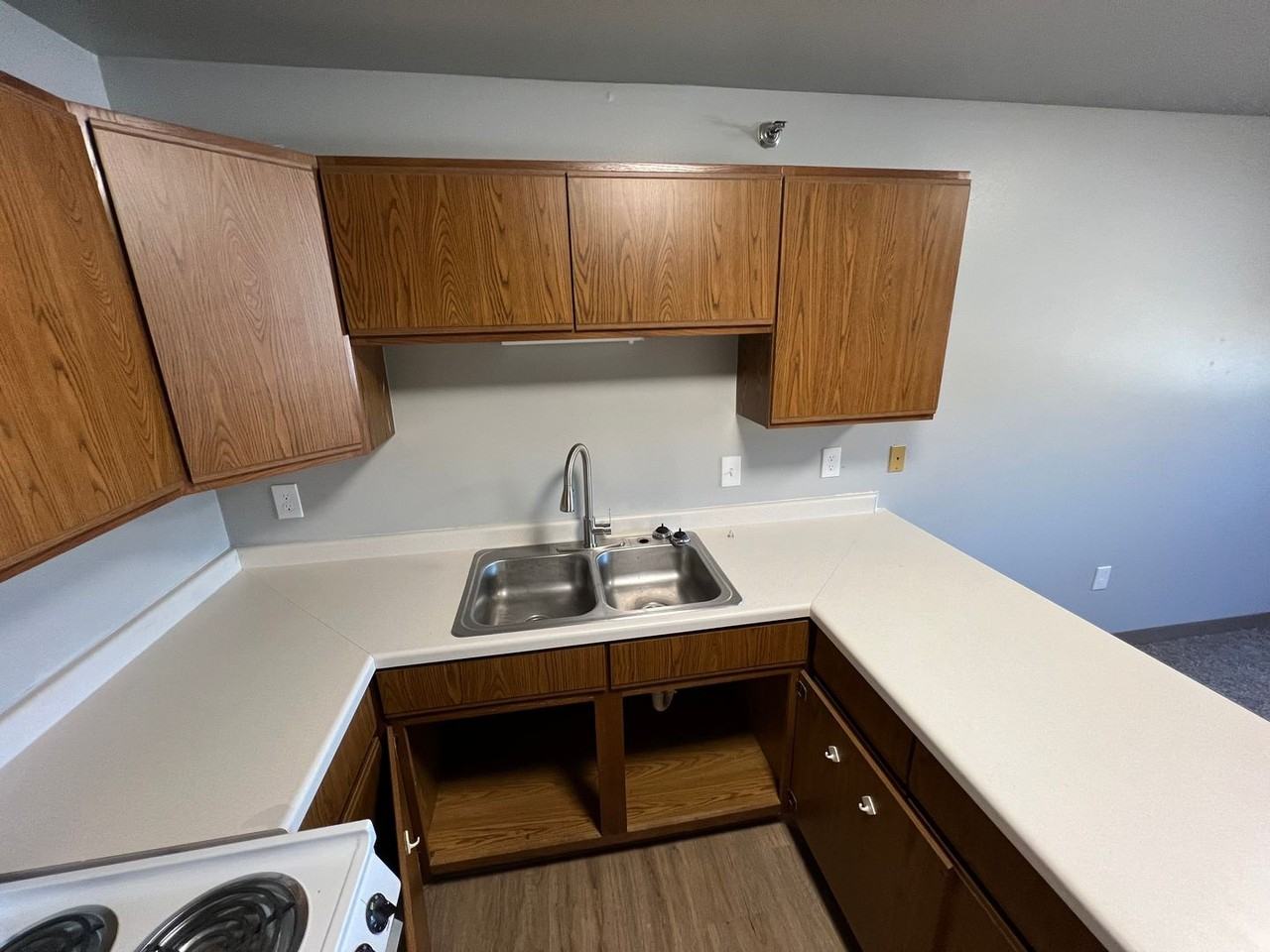 1038 Fond du Lac Ave - Photo 5 of 13