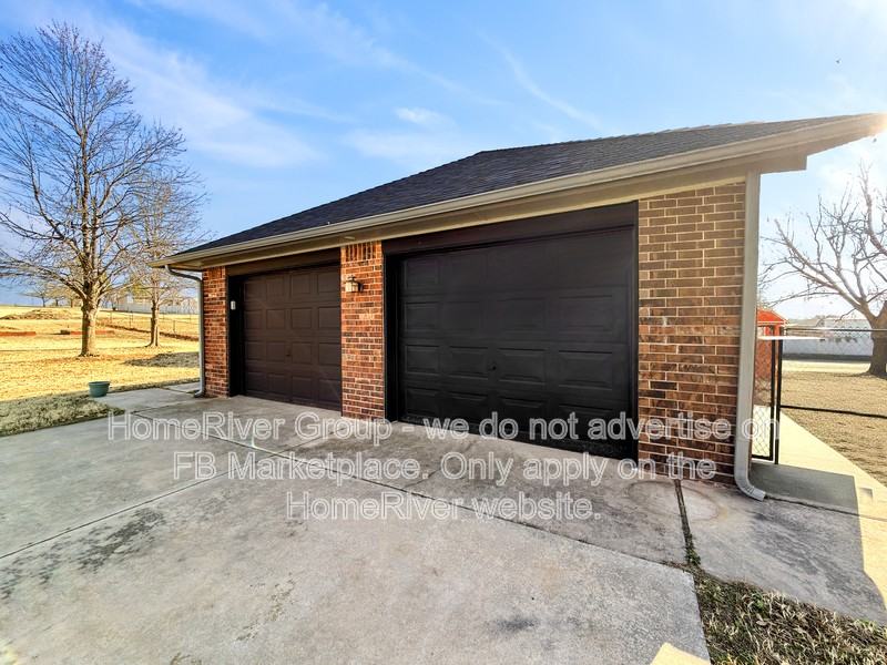 2275 Oaklawn Pl - Photo 3 of 21