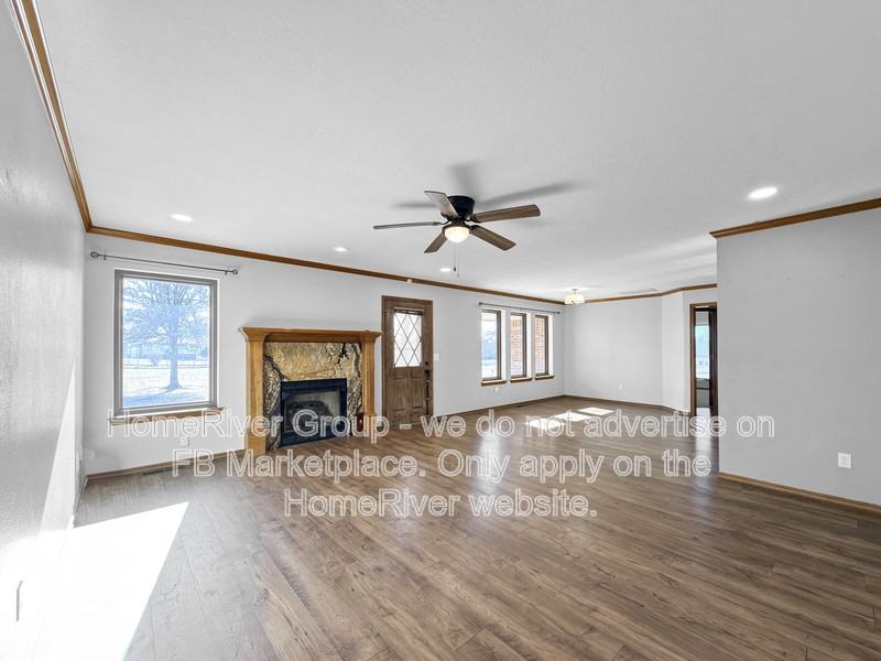 2275 Oaklawn Pl - Photo 4 of 21