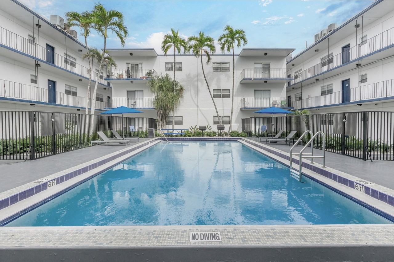 Allaire - Photo 3 of 44