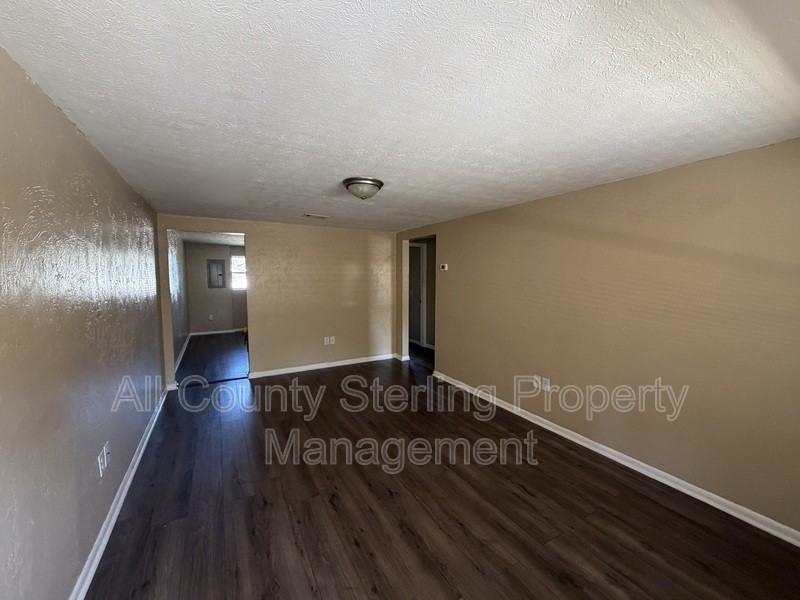 201 Se Beech St #204 - Photo 2 of 10