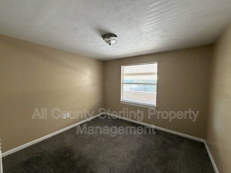 201 Se Beech St #204 - Photo 5 of 10