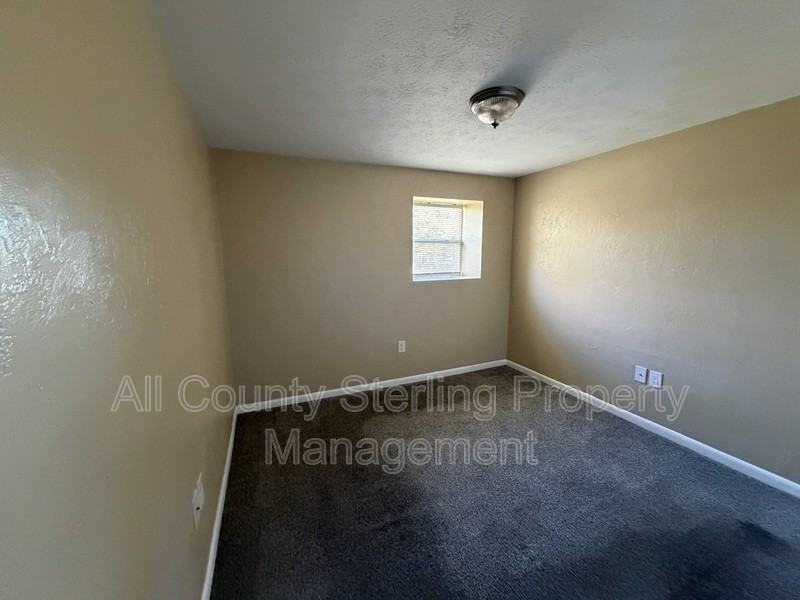 201 Se Beech St #204 - Photo 7 of 10