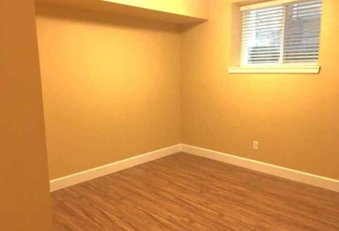 21555 91 Avenue - Photo 3 of 5