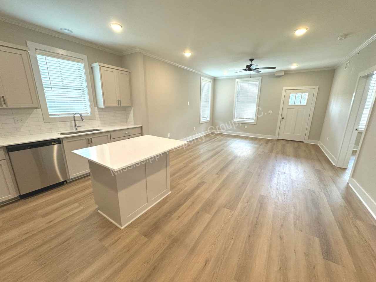 1205 Pleasant Drive - Photo 6 of 31