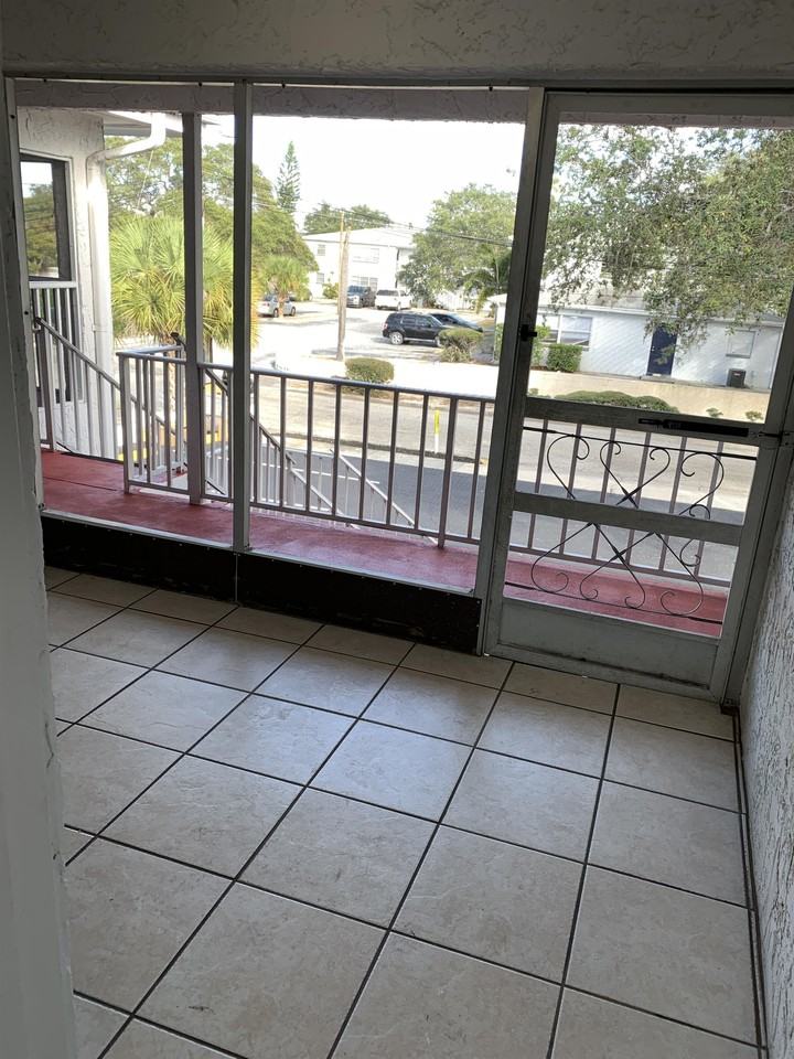 124 North Jefferson Avenue - Photo 4 of 19