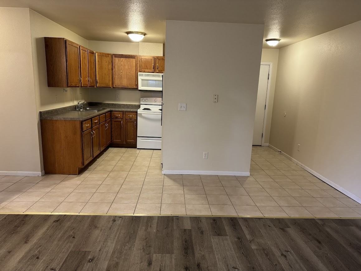 3021 Maple Drive - Photo 5 of 48