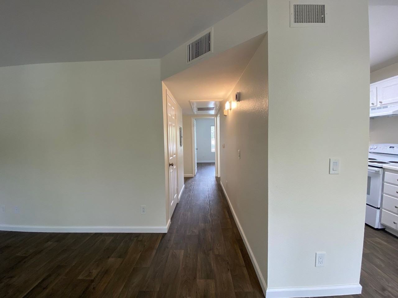 Sunny Creek Apts. - Photo 5 of 50