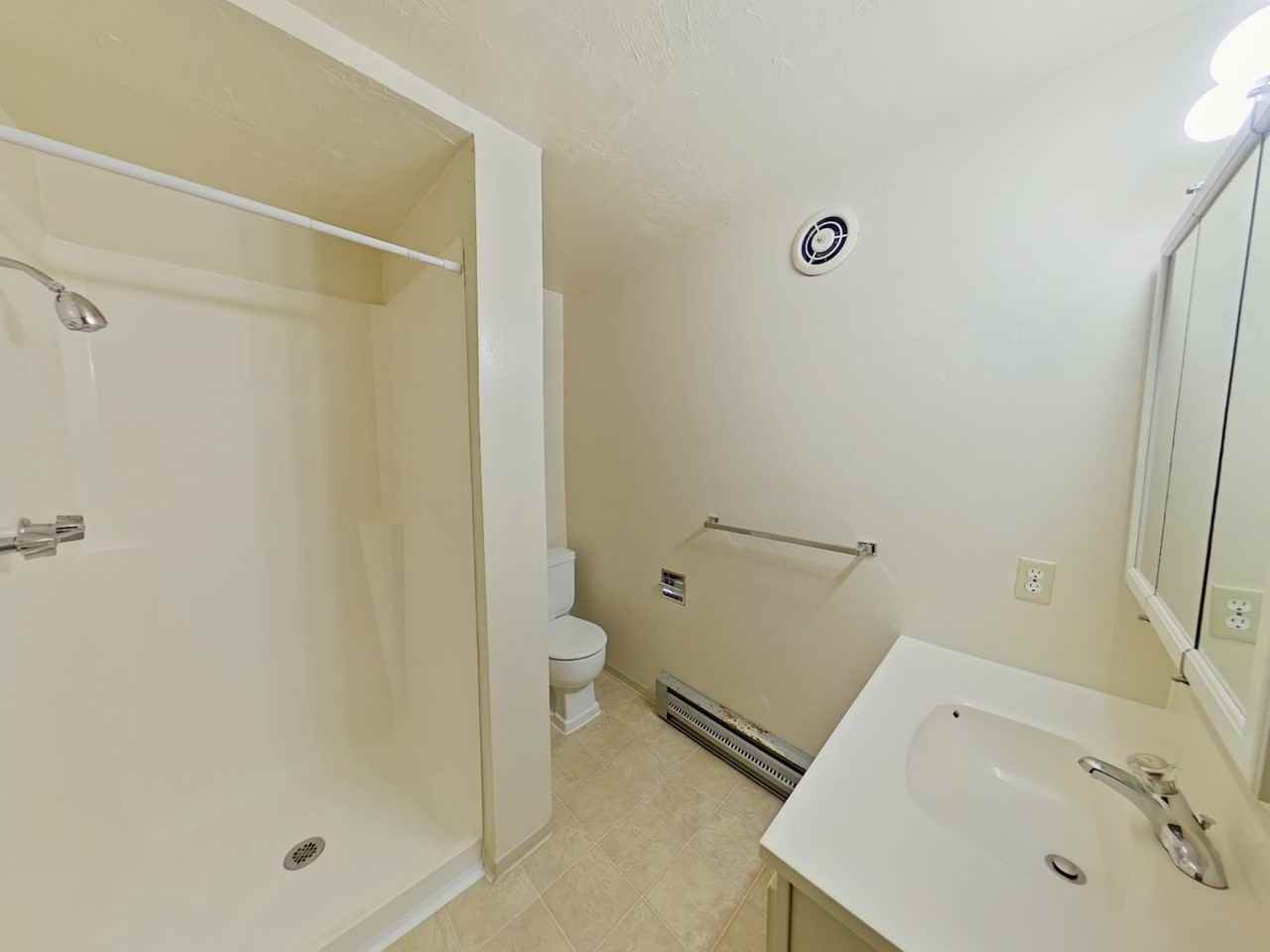 Cascadia - Photo 6 of 20