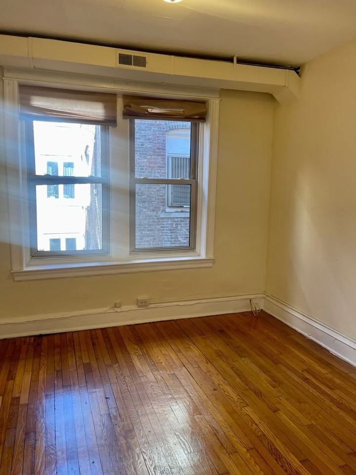 Stoneleigh Court Apartments - Photo 7 of 31