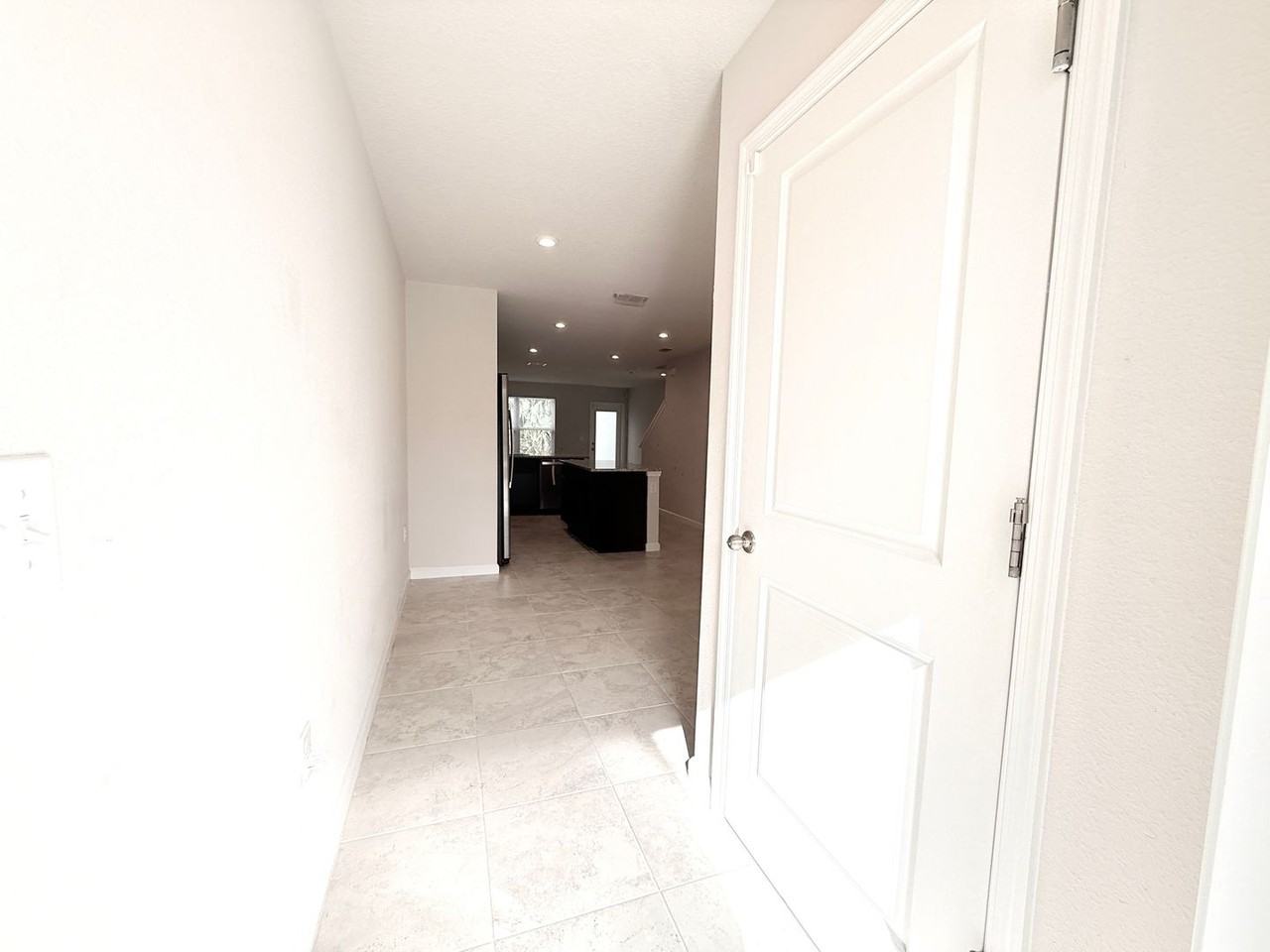 5885 Creekside Crossing Dr - Photo 3 of 33