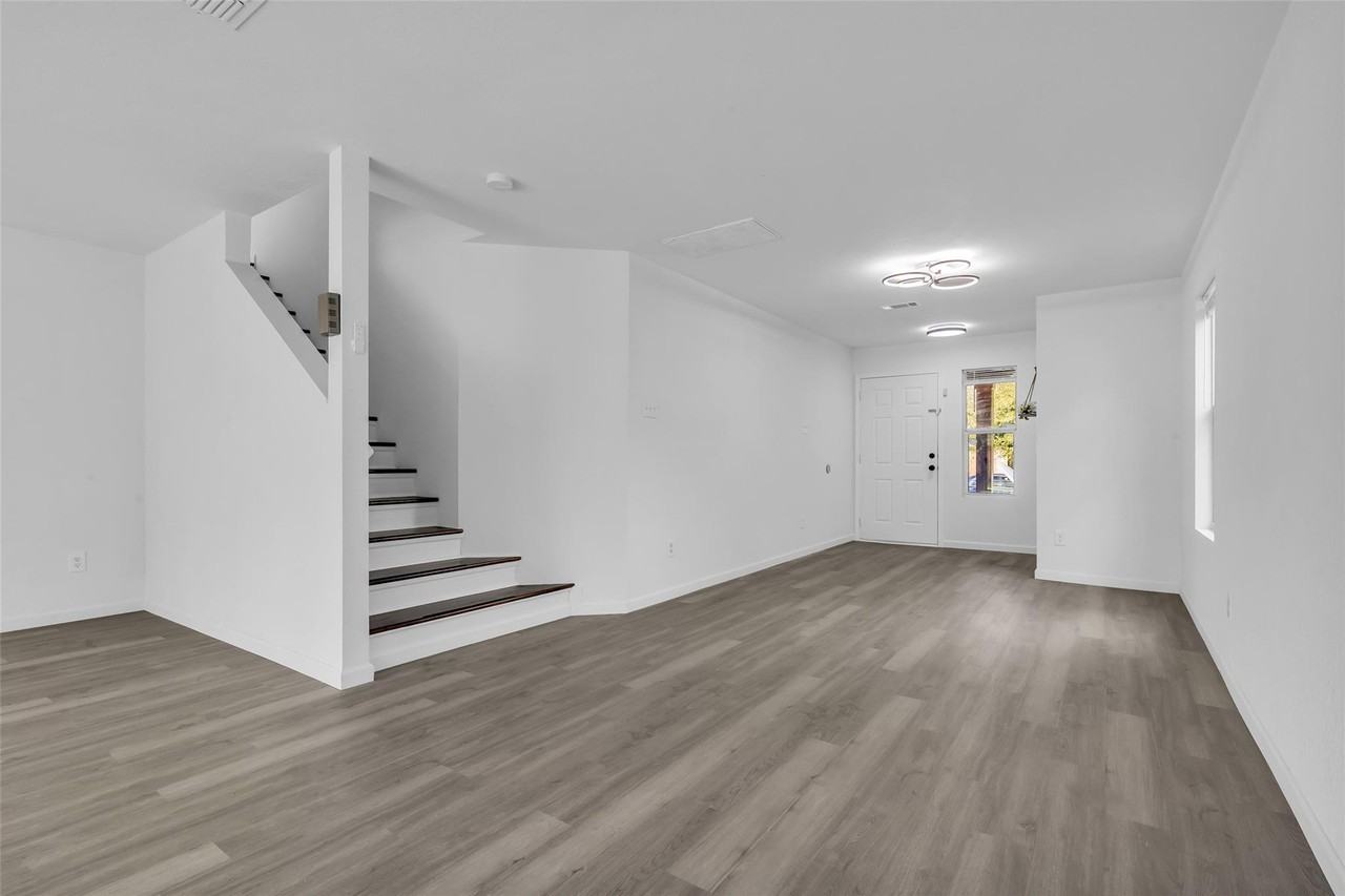 839 Darbydale Crossing Lane - Photo 2 of 8