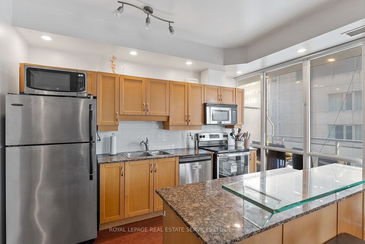 220 Victoria Street #1606 - Photo 4 of 13