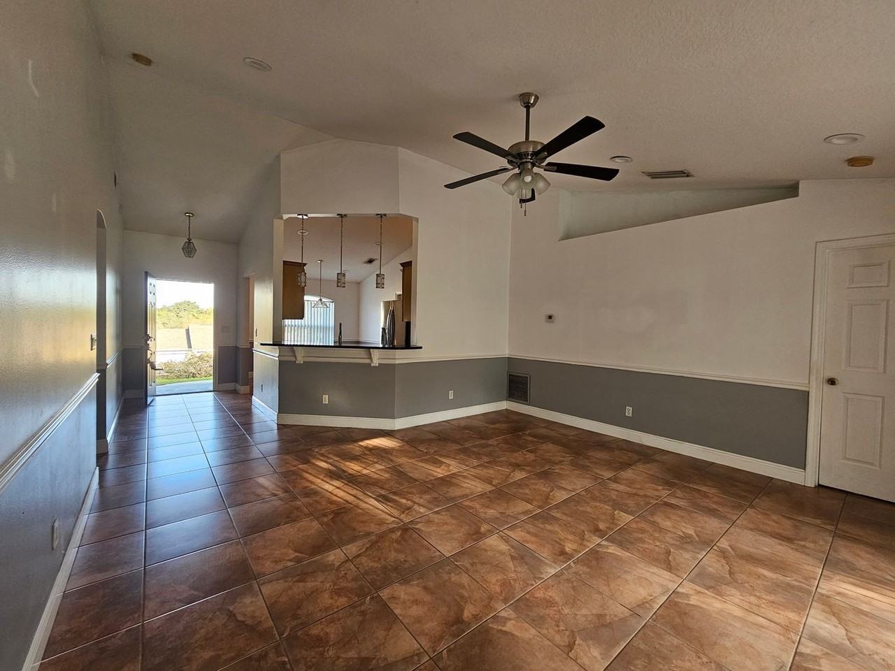 602 Brooke Ct - Photo 7 of 16