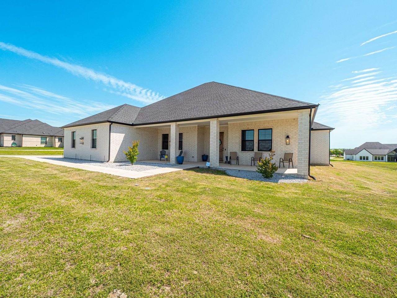 1515 Malone Dr - Photo 3 of 19