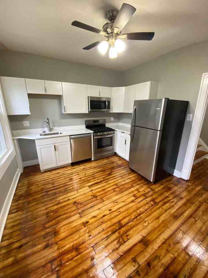 904 Mccandless Ave - Photo 3 of 13