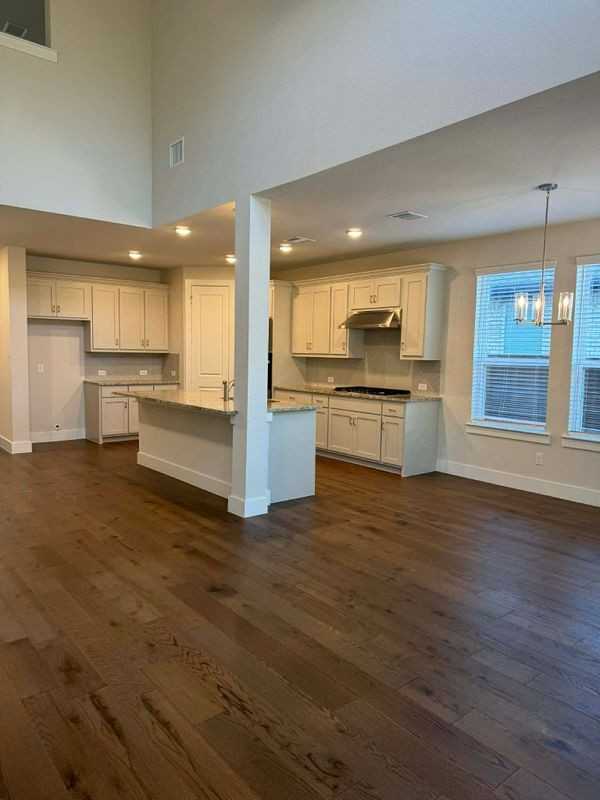 6506 Vivian Ln - Photo 7 of 15