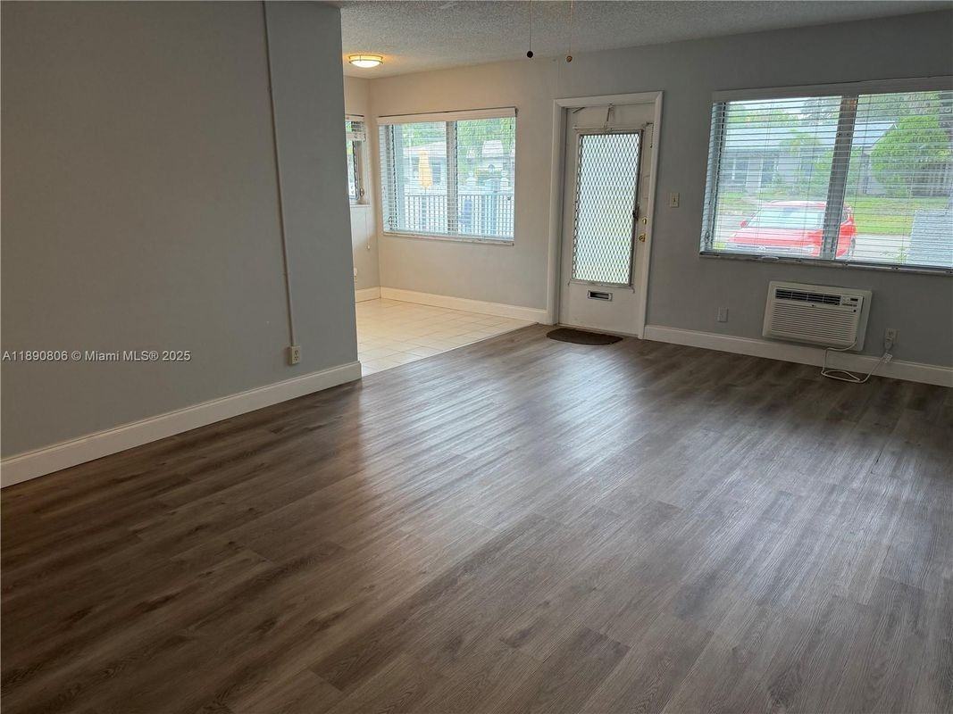 2020 Ne 51st Ct ##111